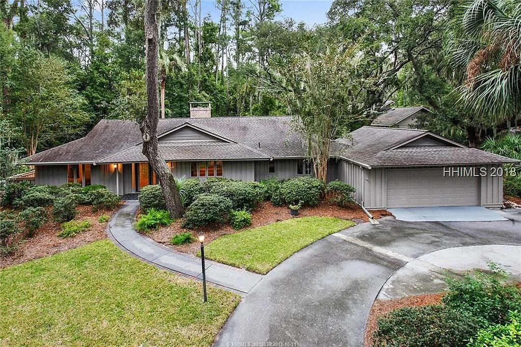 56 Deer Run Lane in Sea Pines - A Perfect Hilton Head Island Second Home Retreat inception-app-prod/OTUyMjg2NTYtMGNmZC00NmE2LWIxYzAtMzBkMDk3ZjRjZmVi/content/2026/01/7d874933fc38519afe326d9314a5f4594ad69815.webp