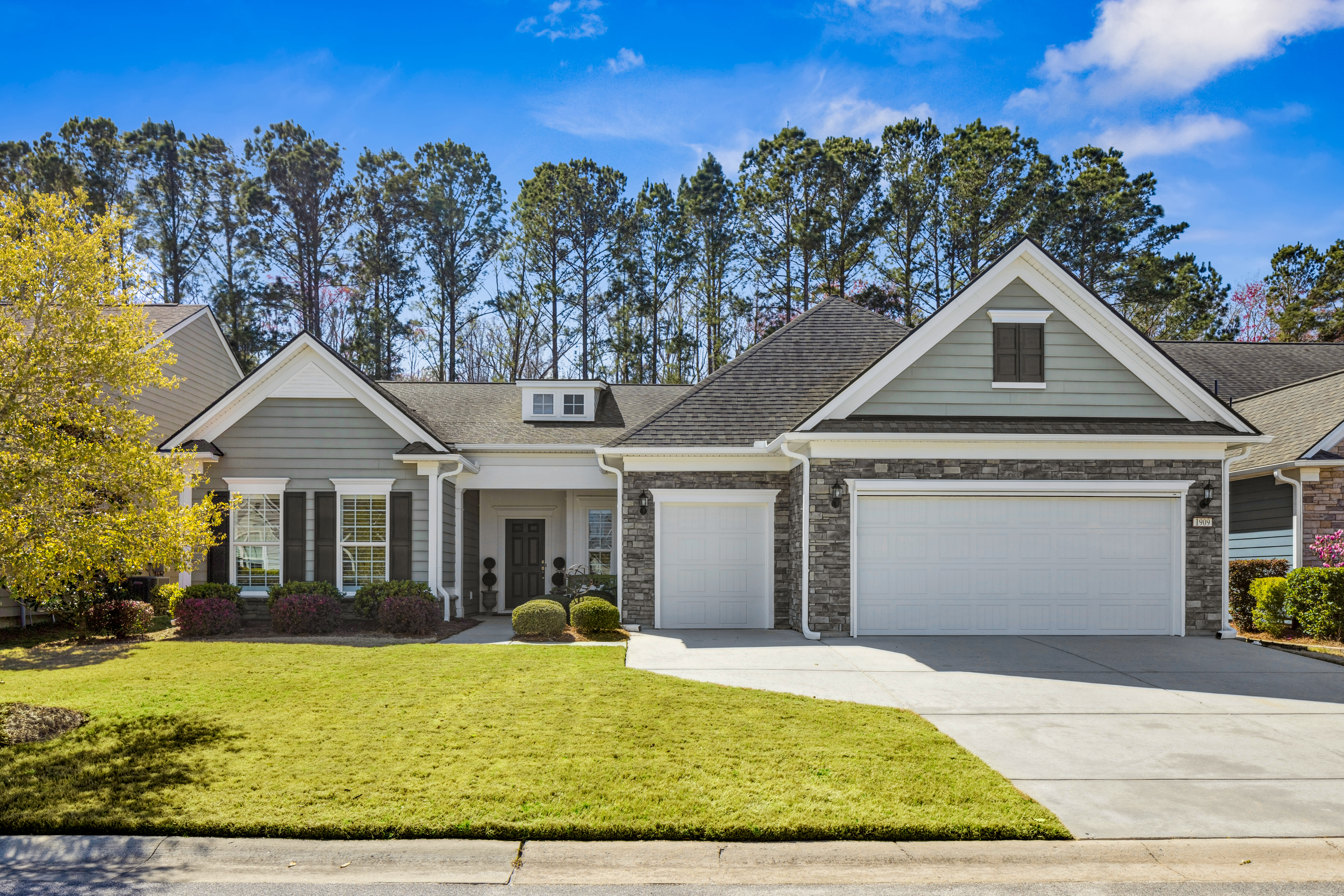 1909 Freshwater Lane Sold in Sun City Bluffton, SC inception-app-prod/OTUyMjg2NTYtMGNmZC00NmE2LWIxYzAtMzBkMDk3ZjRjZmVi/content/2026/01/d3f80bab205fb15d2806108a94c738b4545314f4.jpg