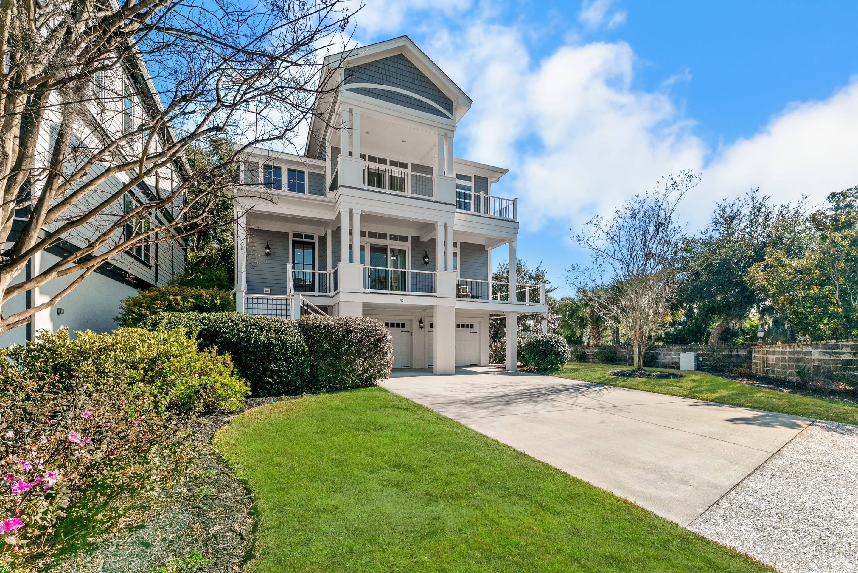 10 Shear Water Drive: Luxury Marshfront Living in Shearwater Plantation, Hilton Head Island inception-app-prod/OTUyMjg2NTYtMGNmZC00NmE2LWIxYzAtMzBkMDk3ZjRjZmVi/content/2026/02/9c59da251a818ff0bcf53bb204b6cb42f8365f88.jpg