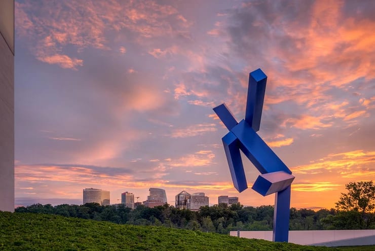 Best Reasons to Live in Rosslyn Virginia inception-app-prod/OTVmODYxZWQtNTQ0Mi00Zjg0LWFiMmMtMjQ3NDhhNjdlMDdi/content/2022/08/71705d827800fed3ac1f0de138364ed64a46f3b9.webp