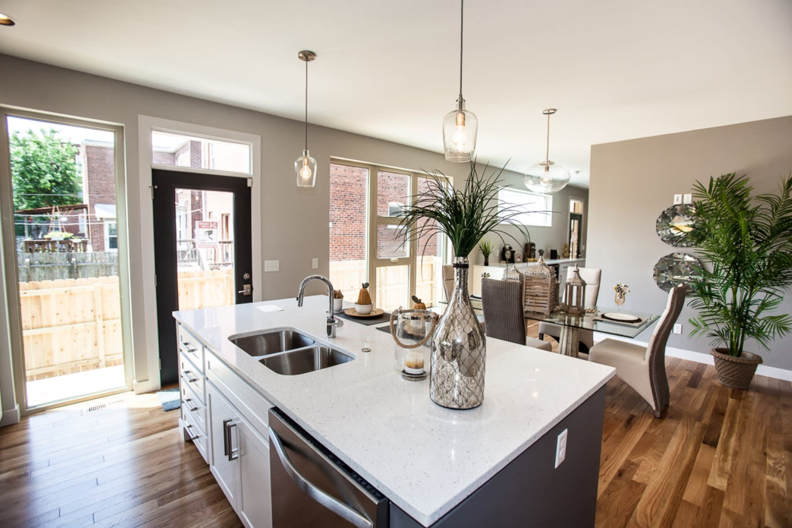 inception-app-prod/OTY0ODMxZjMtZDk1YS00MjM4LWEwNzItNzI3MThhZWYyNzJj/content/2016/06/5766 Pershing-17 %28Large%29.jpg