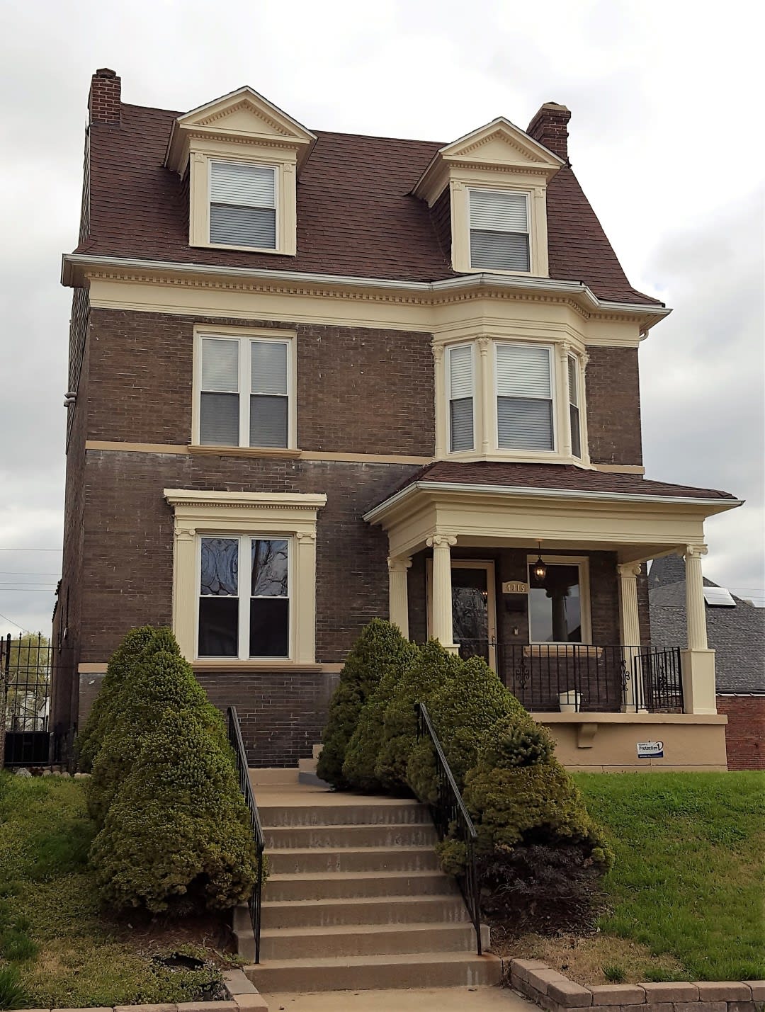 inception-app-prod/OTY0ODMxZjMtZDk1YS00MjM4LWEwNzItNzI3MThhZWYyNzJj/content/2017/01/Washington 4315 Front %28Large%29.jpg