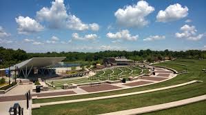 inception-app-prod/OTY0ODMxZjMtZDk1YS00MjM4LWEwNzItNzI3MThhZWYyNzJj/content/2017/02/Chesterfield Amphitheater clouds-2.jpg