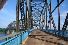 inception-app-prod/OTY0ODMxZjMtZDk1YS00MjM4LWEwNzItNzI3MThhZWYyNzJj/content/2017/03/Chain Of Rocks Bridge 1-2.jpg