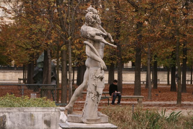 inception-app-prod/OTY0ODMxZjMtZDk1YS00MjM4LWEwNzItNzI3MThhZWYyNzJj/content/2017/04/Reading statue.jpg