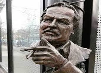 inception-app-prod/OTY0ODMxZjMtZDk1YS00MjM4LWEwNzItNzI3MThhZWYyNzJj/content/2017/05/Tennessee Williams-6.jpeg