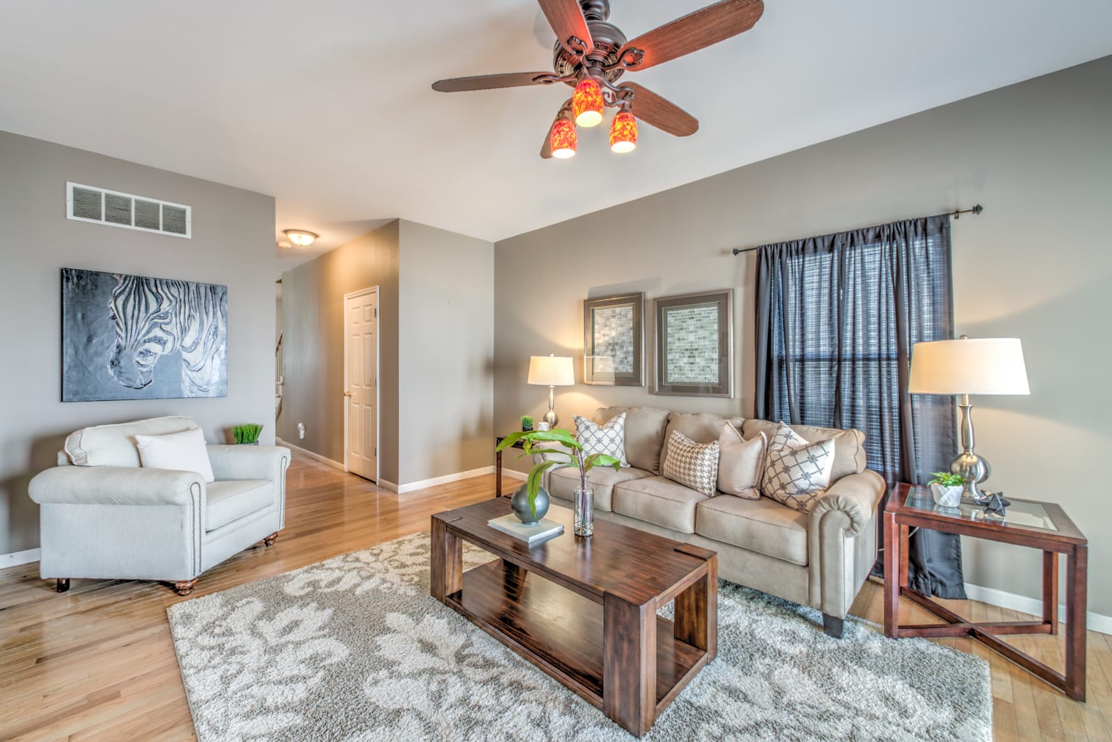 2707 Saint Vincent, 63104 inception-app-prod/OTY0ODMxZjMtZDk1YS00MjM4LWEwNzItNzI3MThhZWYyNzJj/content/2018/08/21.jpg