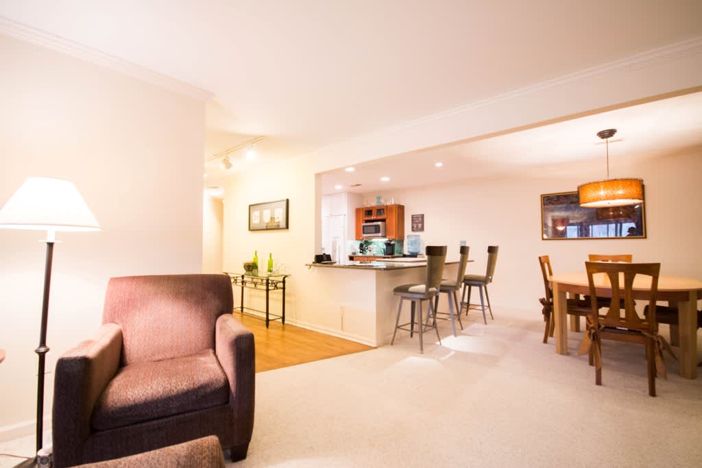 Beautiful Condo in the Heart of Central West End!! inception-app-prod/OTY0ODMxZjMtZDk1YS00MjM4LWEwNzItNzI3MThhZWYyNzJj%2Fmedia%2F2015%2F03%2FDSC_4572.jpg