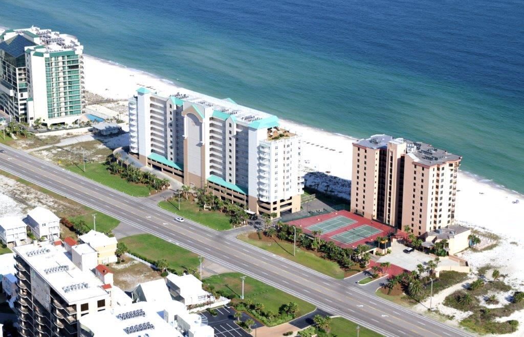 inception-app-prod/OTg3NWIzOGQtOGU3YS00OTY2LTlkNzktZDZmMTNmN2NlMGNl/content/2017/08/Condos on the beach-2.JPG