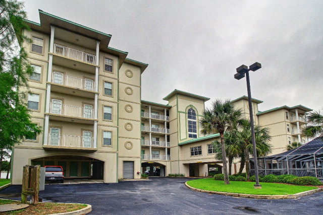 Condos for Sale in Bay John - Gulf Shores AL inception-app-prod/OTg3NWIzOGQtOGU3YS00OTY2LTlkNzktZDZmMTNmN2NlMGNl/content/2017/12/Bay john-2.jpg
