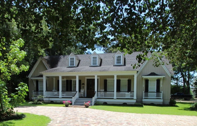 inception-app-prod/OTg3NWIzOGQtOGU3YS00OTY2LTlkNzktZDZmMTNmN2NlMGNl/content/2017/12/Magnolia oaks.jpg