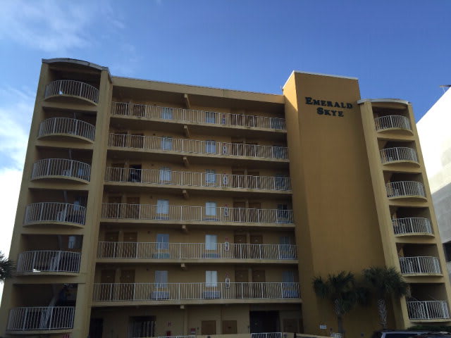 inception-app-prod/OTg3NWIzOGQtOGU3YS00OTY2LTlkNzktZDZmMTNmN2NlMGNl/content/2017/12/emerald skye.jpg