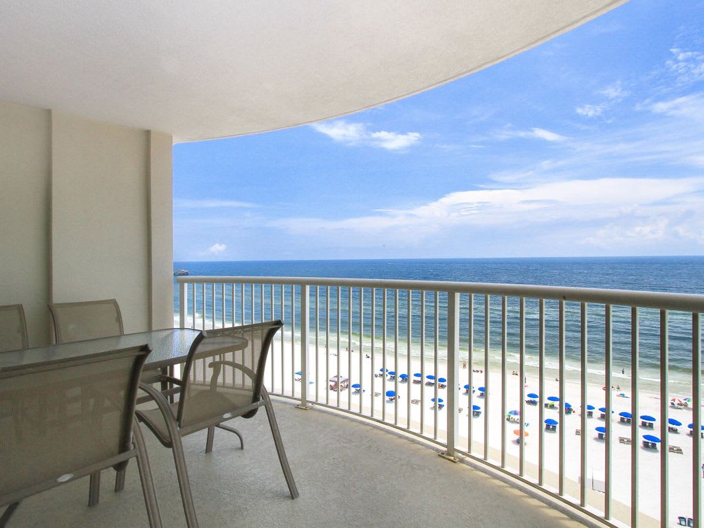 inception-app-prod/OTg3NWIzOGQtOGU3YS00OTY2LTlkNzktZDZmMTNmN2NlMGNl/content/2017/12/gulf shores balcony-2.jpg