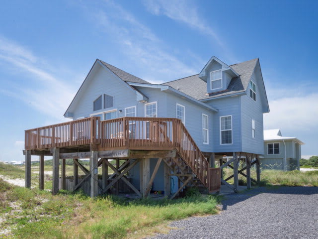 inception-app-prod/OTg3NWIzOGQtOGU3YS00OTY2LTlkNzktZDZmMTNmN2NlMGNl/content/2017/12/surfside shores.jpg