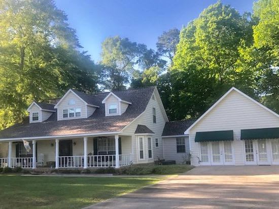 inception-app-prod/OTg3NWIzOGQtOGU3YS00OTY2LTlkNzktZDZmMTNmN2NlMGNl/content/2019/06/4 woodridge front-2.jpg