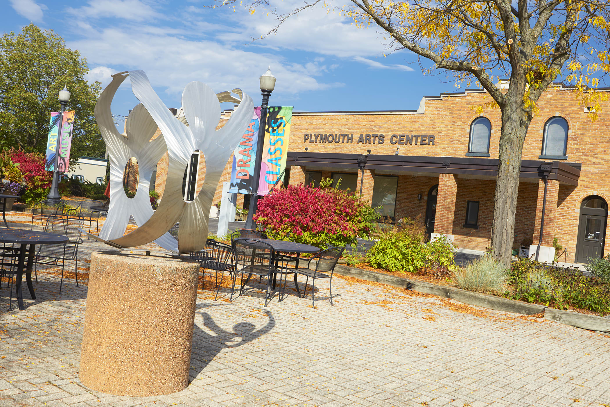 Plymouth inception-app-prod/OWFlMzY1ZjctN2ZjMy00MTVmLWI1YWItOTg5MmJjNjEzYjcz/content/2023/10/8b01e944dfb4de90b4ae3c66cbbee6e8389b0ca2.jpg