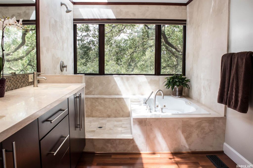 Why Making Certain Repairs on Your Home Can Bring You More Profit inception-app-prod/OWRjYWFhMGItOGE4NC00MjEyLWI3MGUtZDU1ZjM0N2Q4ZGFi/content/2022/05/84dce7678532122c516e747e5959d9fae62afb99.jpg