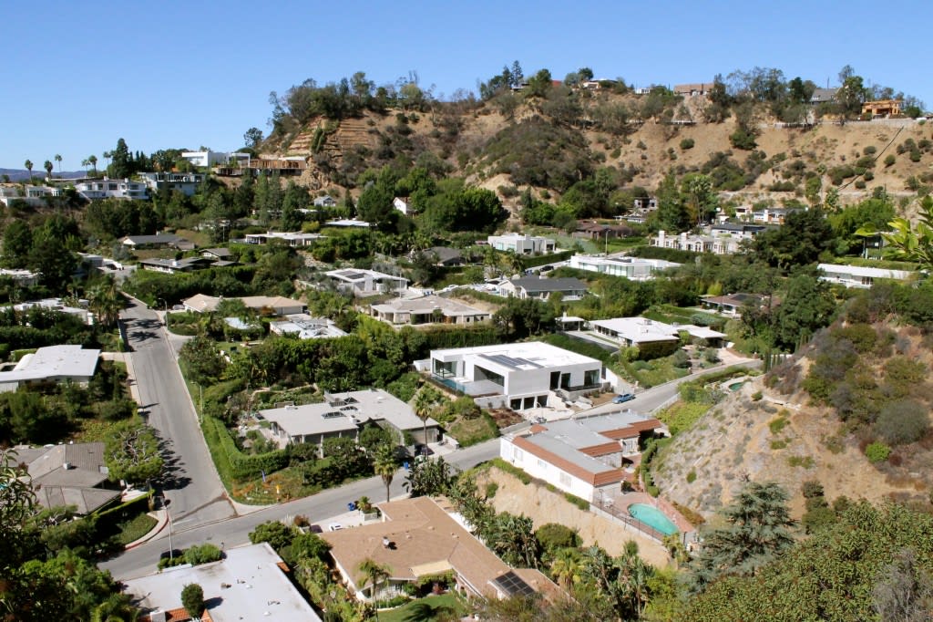 Home Prices Have Hit A Wall On The West Coast inception-app-prod/OWViMDYyMWItZjYwNy00MDQ4LThiNTQtZmQ3Mzc5MGY5YTdi/content/2018/10/Home Prices Have Hit A Wall On The West Coast-2.jpg