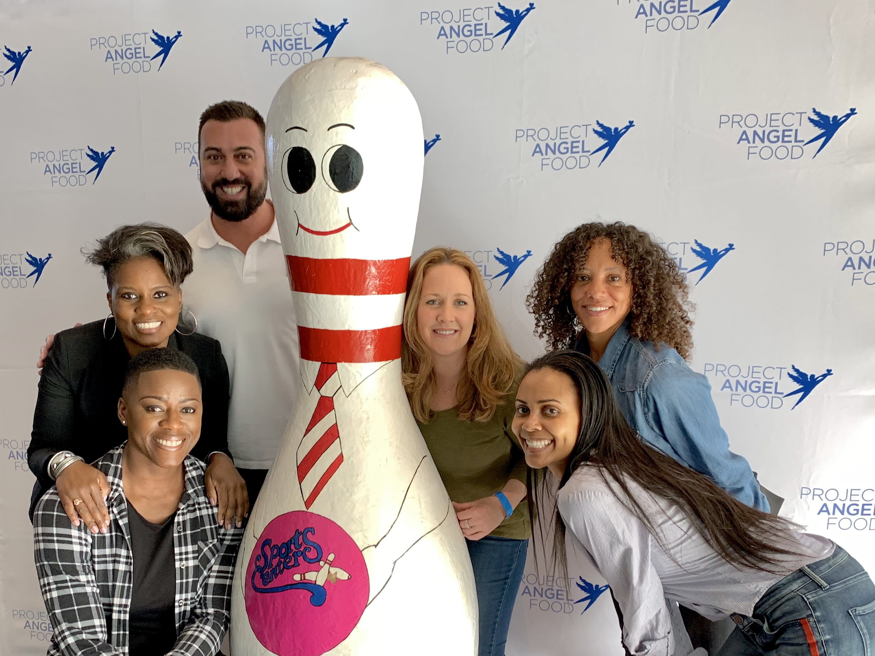 inception-app-prod/OWViMDYyMWItZjYwNy00MDQ4LThiNTQtZmQ3Mzc5MGY5YTdi/content/2019/03/the collective supports PROJECT ANGEL FOOD-2.jpg