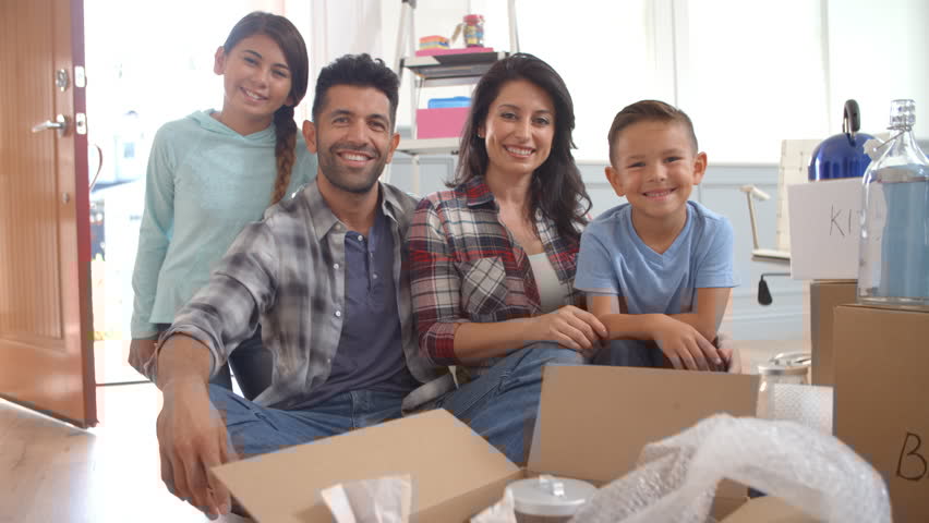 inception-app-prod/OWViMDYyMWItZjYwNy00MDQ4LThiNTQtZmQ3Mzc5MGY5YTdi/content/2019/07/Hispanics Are Becoming The Fastest Growing Housing Customers.jpg