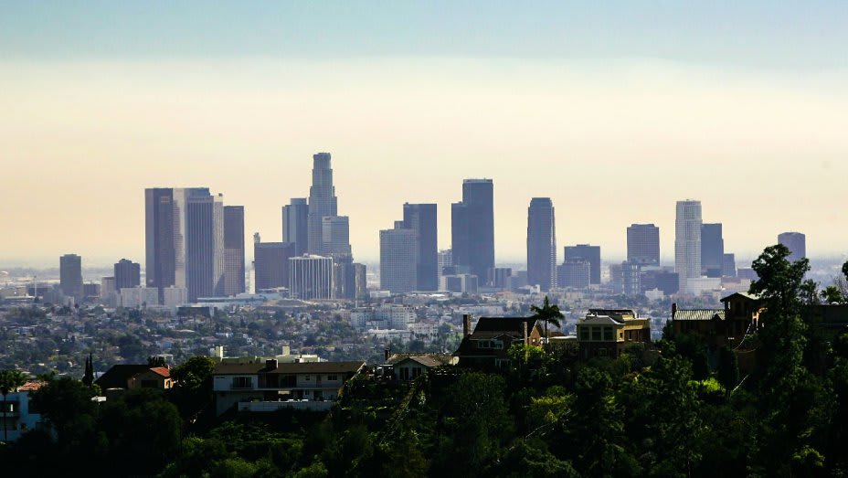 Record Breaking Home Prices In LA inception-app-prod/OWViMDYyMWItZjYwNy00MDQ4LThiNTQtZmQ3Mzc5MGY5YTdi/content/2019/09/record-breaking-home-prices-in-la.jpg