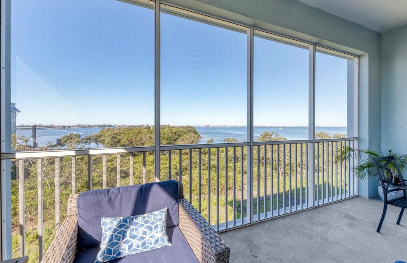 One Particular Harbour and Marina Walk inception-app-prod/Y2MzYzM0NWUtMDdkZC00MTkwLTlhODQtZTJjZTc5ZTVkZDU5/content/2023/05/b5c6c9d1bac16c318d0d23faf3cf6916f5cf5275.png