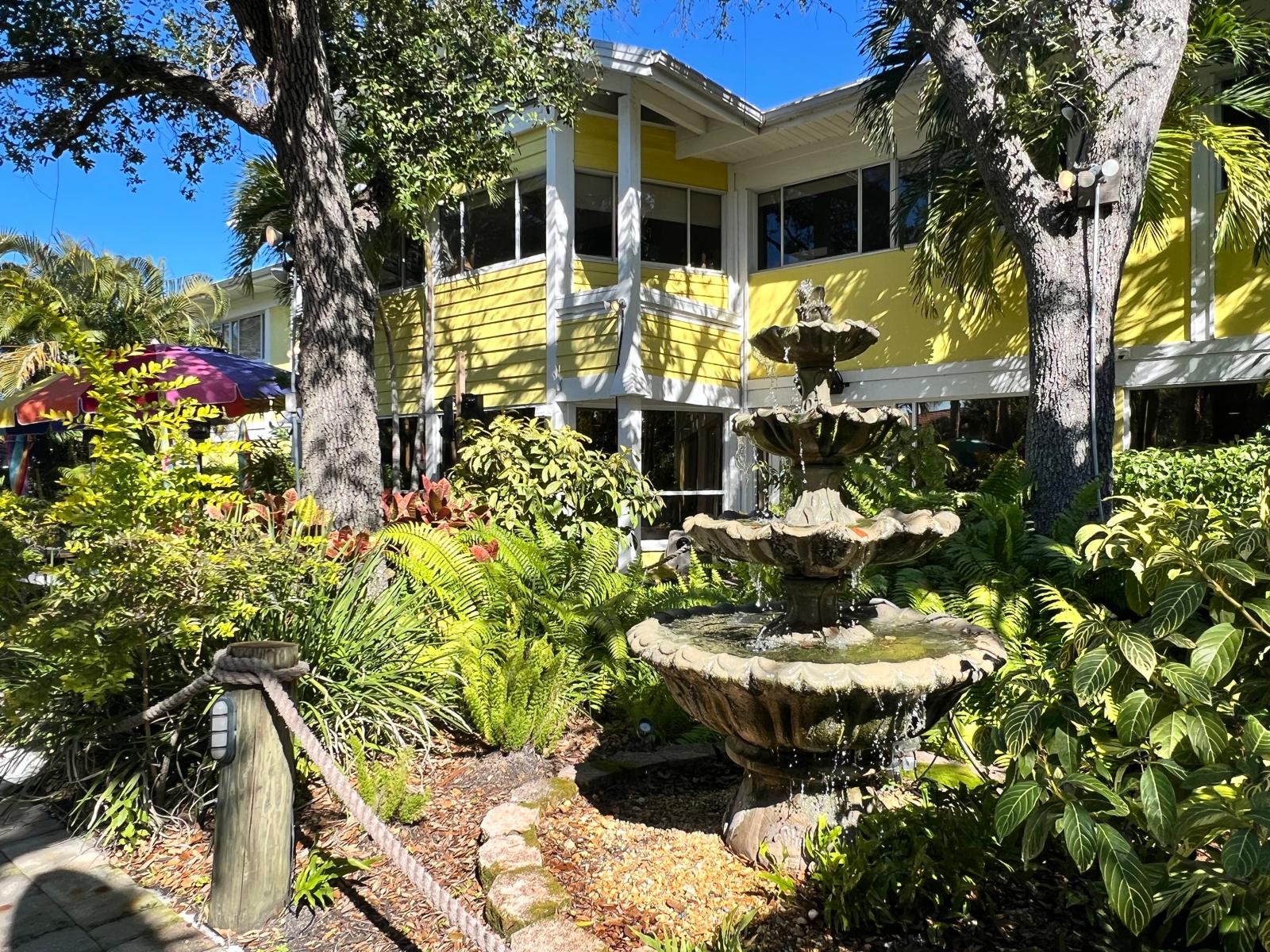Discover the Centre Shops of Longboat Key inception-app-prod/Y2MzYzM0NWUtMDdkZC00MTkwLTlhODQtZTJjZTc5ZTVkZDU5/content/2026/05/48e45b06b1f63218be2d6ce51d3b0405d1b625aa.jpeg