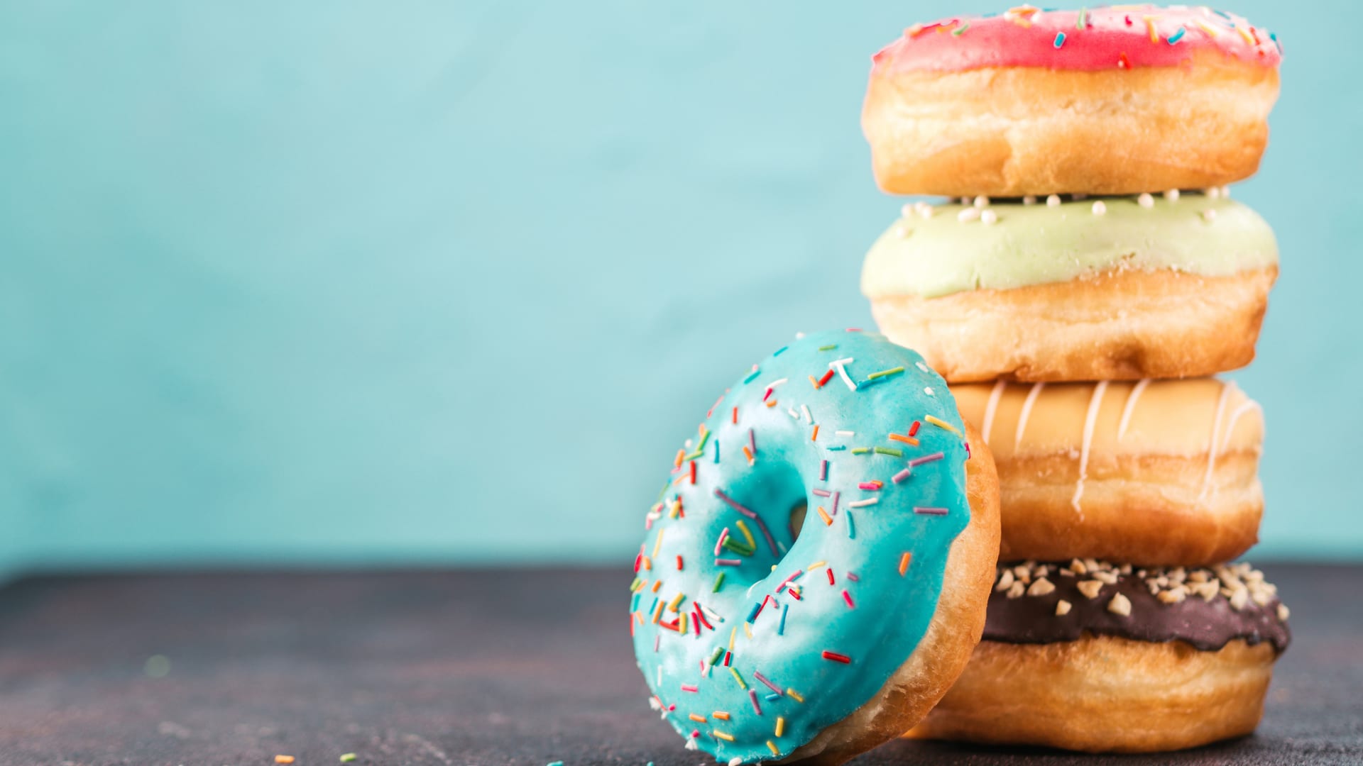 Our 5 Favorite Donuts in the Valley inception-app-prod/Y2NkMjgxYzQtMWMwNy00N2NjLWI2YWYtZTZiMzk5MzY3YWRk/content/2021/08/Untitled design %281%29.png