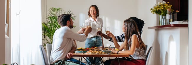 How to be a Great Host and Avoid Stress inception-app-prod/Y2RhODZkZWMtMDRjZi00YmEzLWFiZTMtMTMzZDlkNTdhYzcw/content/2023/10/8b7935a117e8ba75729edeb48383666b52041a43.png