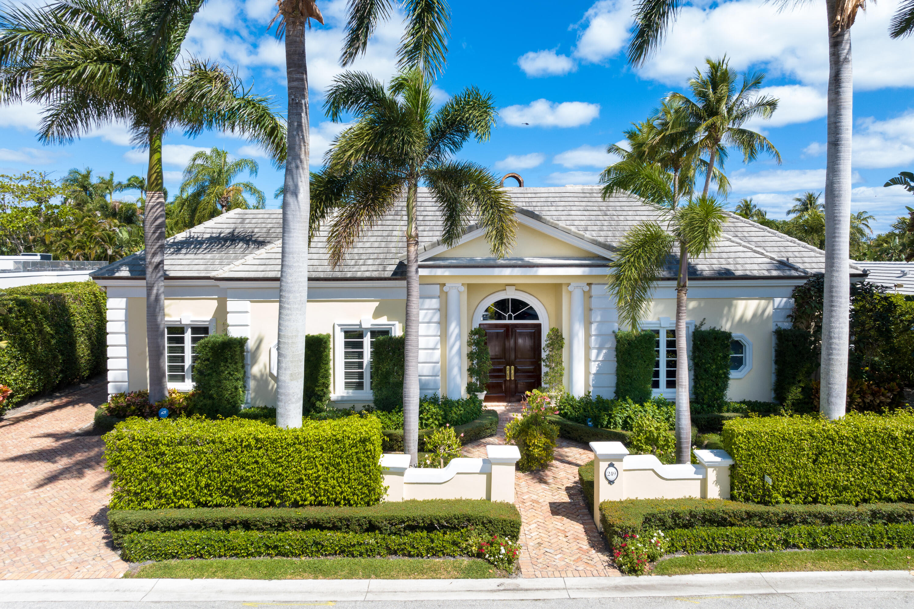 RIVIERA BEACH inception-app-prod/YTNmZmM4ZDctNTM1Ni00MzI0LThiMGYtNWMxZjBmNjg3MTdk/content/2024/04/2d7a039ec21e37609cefcb8f5b9a5ca2c2155e12.jpg