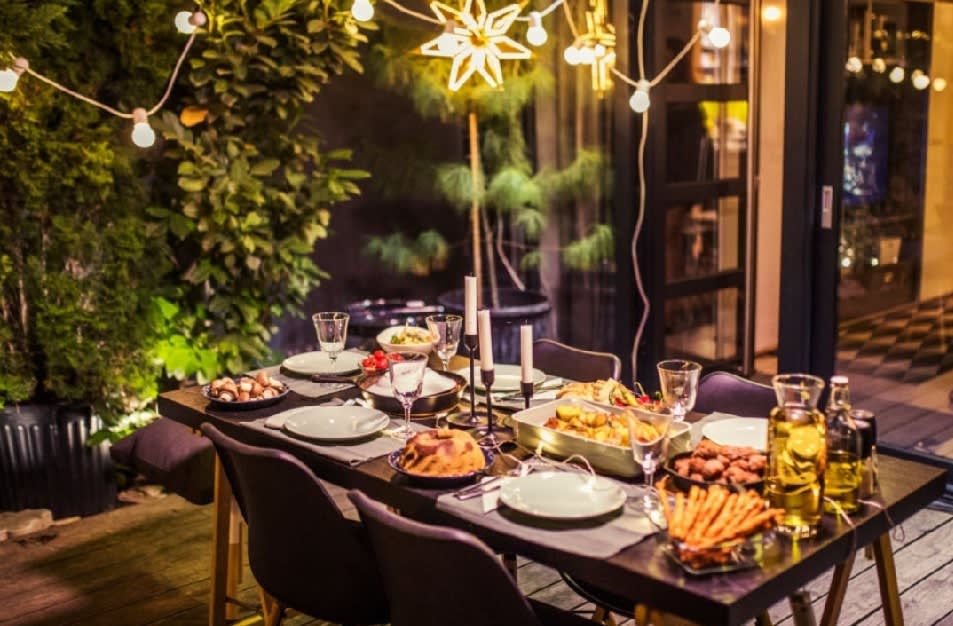 Turn Your Backyard Into An Outdoor Living Space inception-app-prod/YTUzNjAxNjktODNkMS00MThiLWFlYzEtMGI2YThmYjdiZmVl/content/2021/10/abba8c5dd8d350cf85445ccd814ab266a97ddd44.jpg