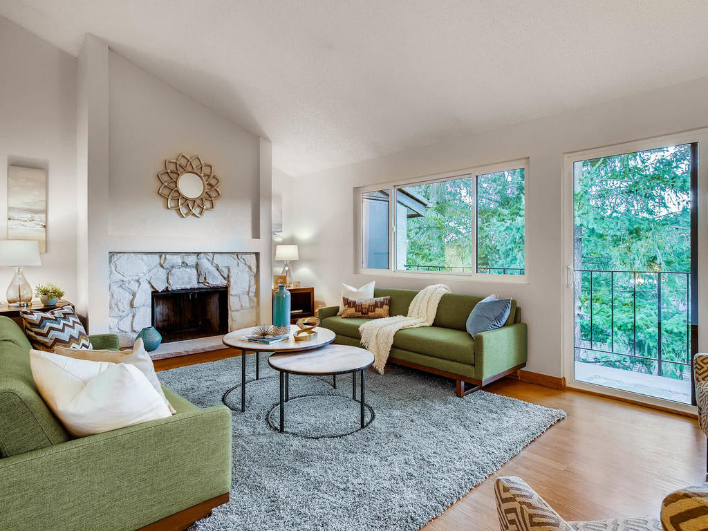 inception-app-prod/YTY1OTZkYWEtZmYxNS00NTc0LTk4ZjYtYTIxNDRiNzI4OTkz/content/2017/10/Southwest Edmonds close to-MLS_Size-003-26-Living Room-1024x768-72dpi-2.jpg