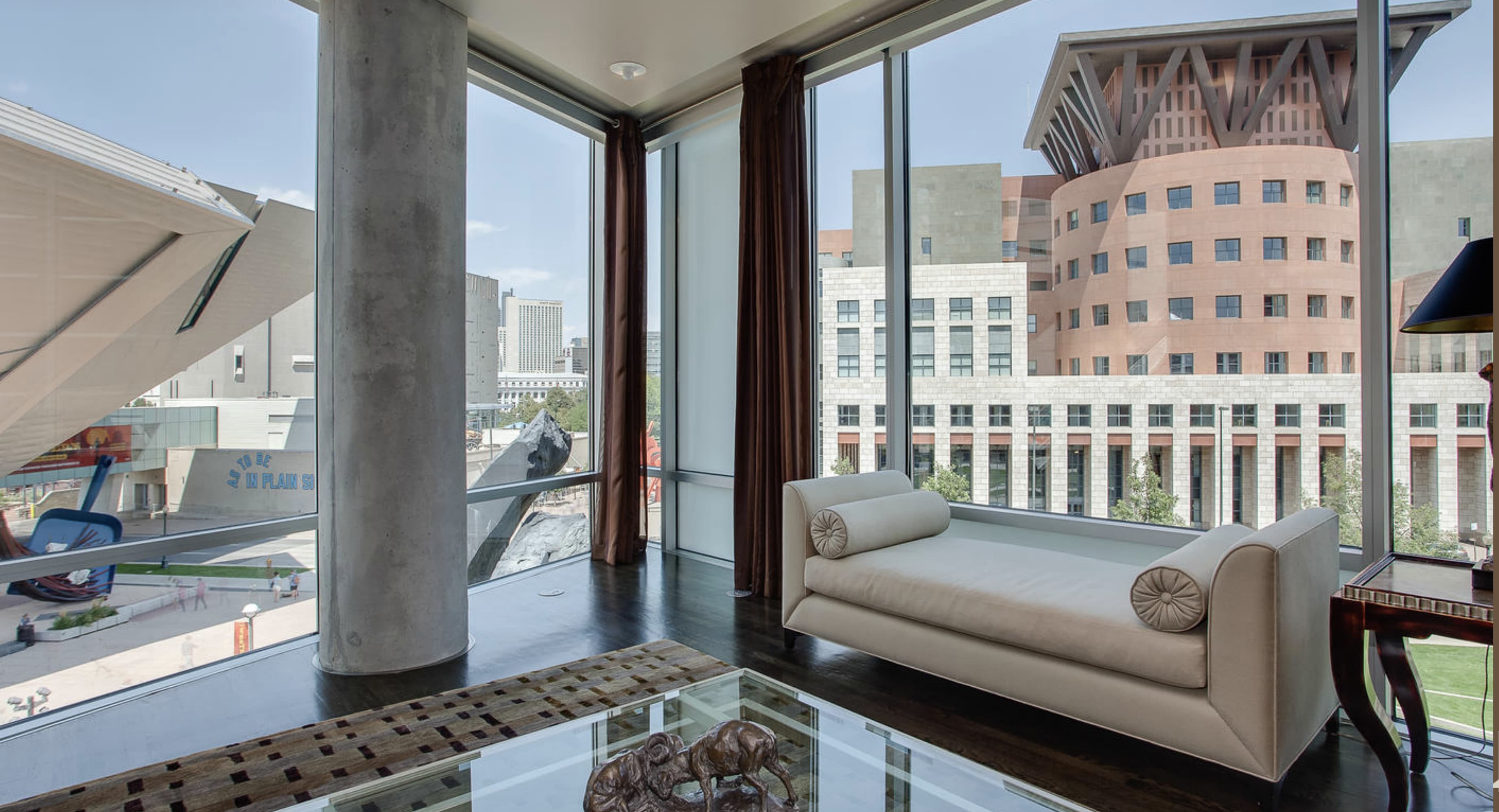 Denver's Distinctive Residences inception-app-prod/YTc0ZDJhYWItMmZjZS00MDliLWI0M2QtYTExZGY2M2NjMDVj%2Fcontent%2F2018%2F04%2Fmasonmodern_museumresidences_graves.png