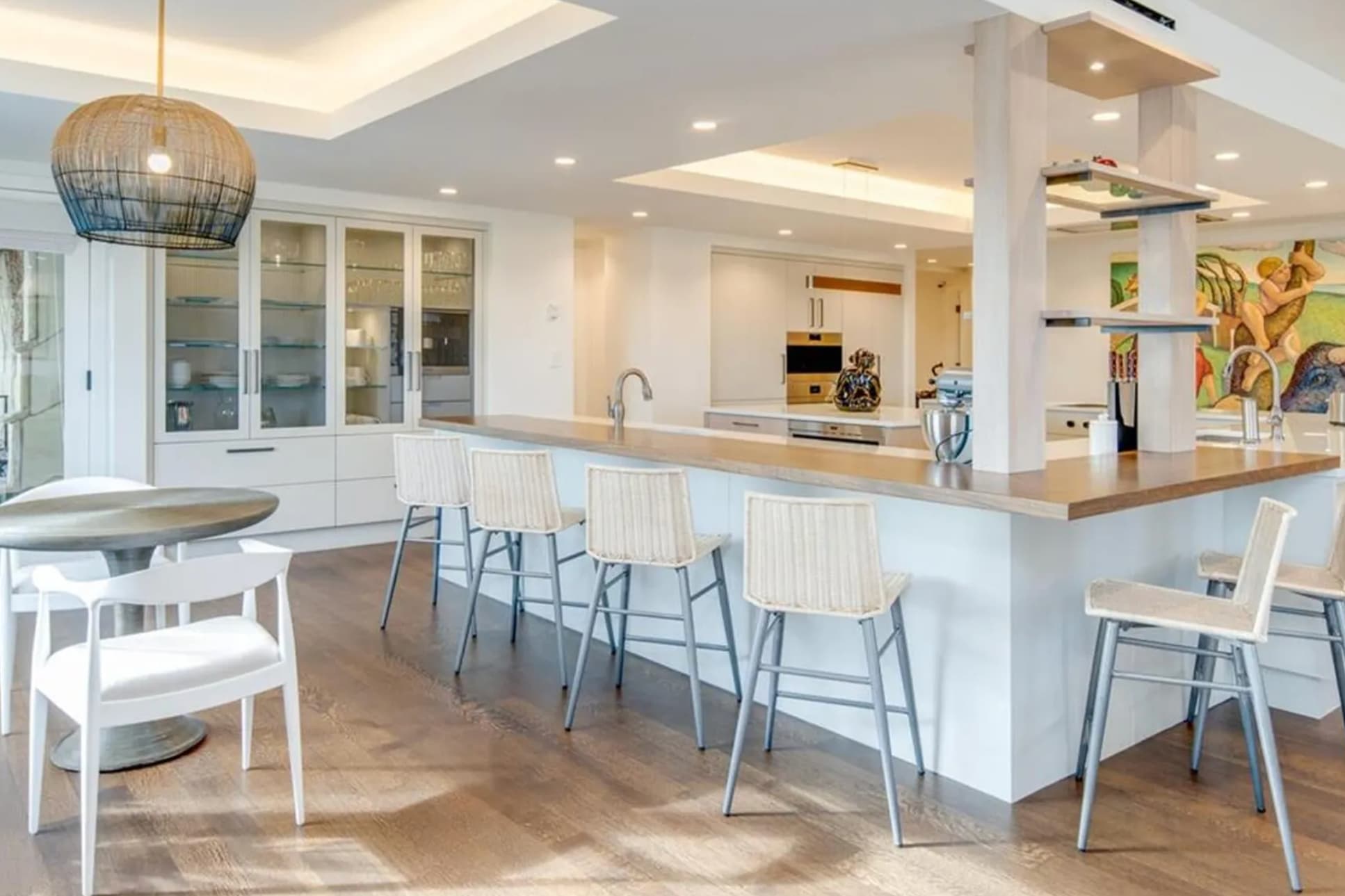 Fine Art and Real Estate: Enjoying useful investments inception-app-prod/YTc0ZDJhYWItMmZjZS00MDliLWI0M2QtYTExZGY2M2NjMDVj/content/2021/05/ScreenShot2021-05-11at4.22.21PM%281%29.png