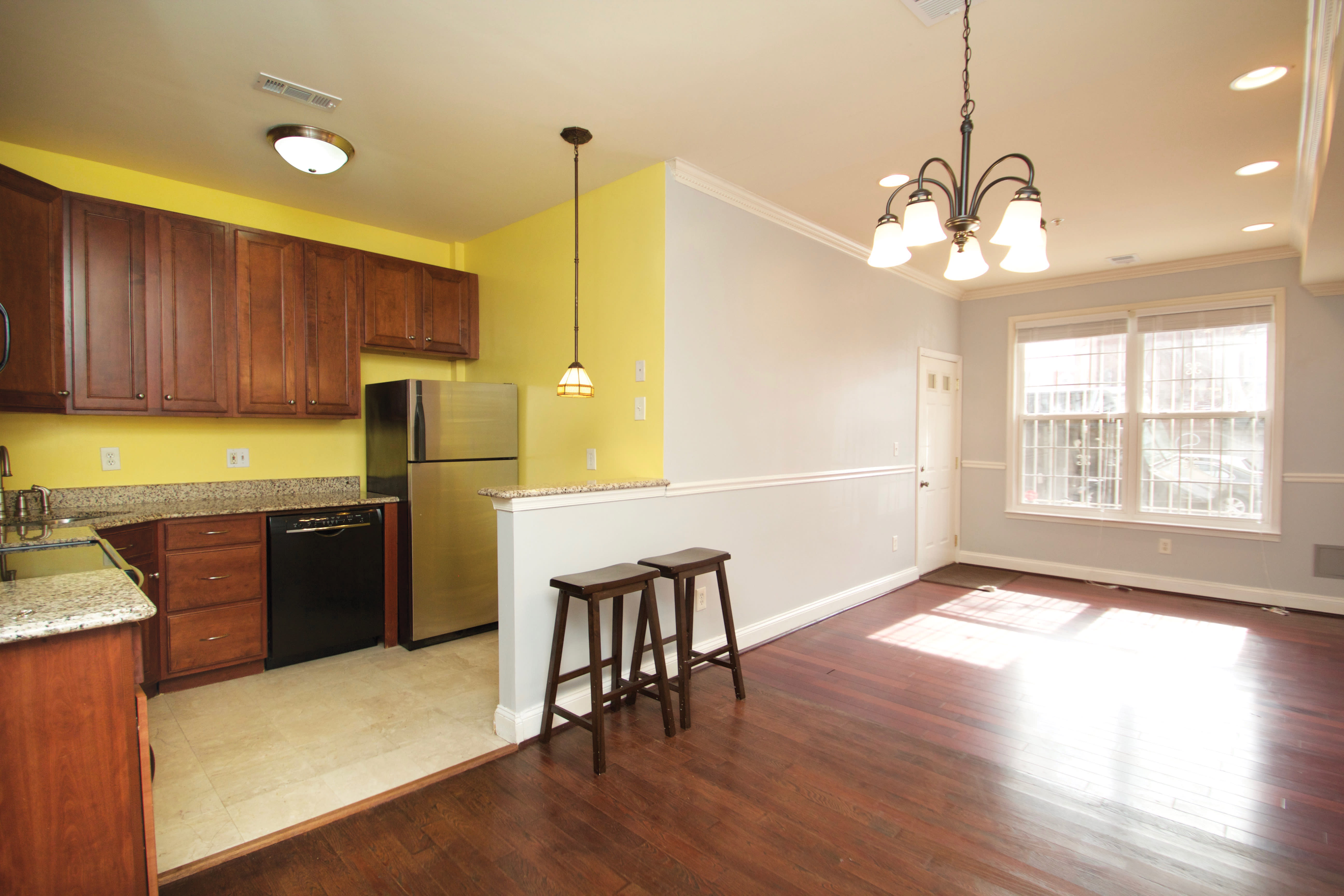 1138 Florida Ave NE Unit 2, Washington DC 20002 inception-app-prod/YWNhOGE5N2MtMDJiYy00NWI5LWJmZmYtMTAzNTczM2E0MWFj%2Fcontent%2F2017%2F06%2Fkitchen.jpg