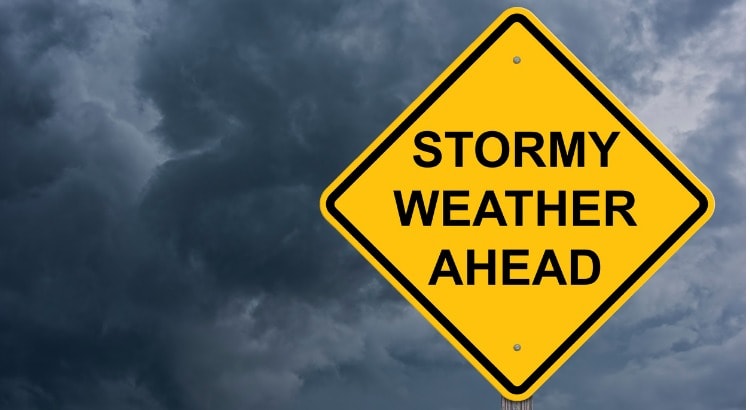 inception-app-prod/YWNhOGE5N2MtMDJiYy00NWI5LWJmZmYtMTAzNTczM2E0MWFj/content/2019/06/stormy-weather-ahead-warning-sign-picture-id1021903614.jpg