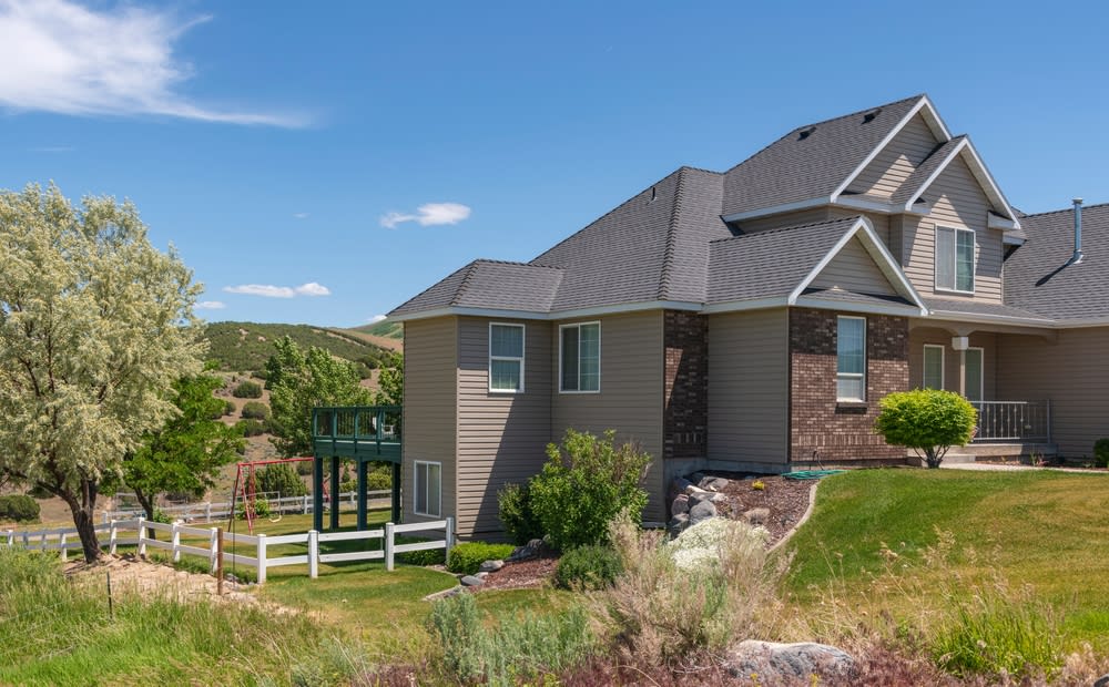 Mountain Region Real Estate Trends inception-app-prod/YWNmMmVlZjEtMWVjYS00NDM5LTg4YmEtNTQyMTc1MGE2MmY3/content/2024/10/fecf1b4fb1e535f938410755597942ebfc85b274.jpg