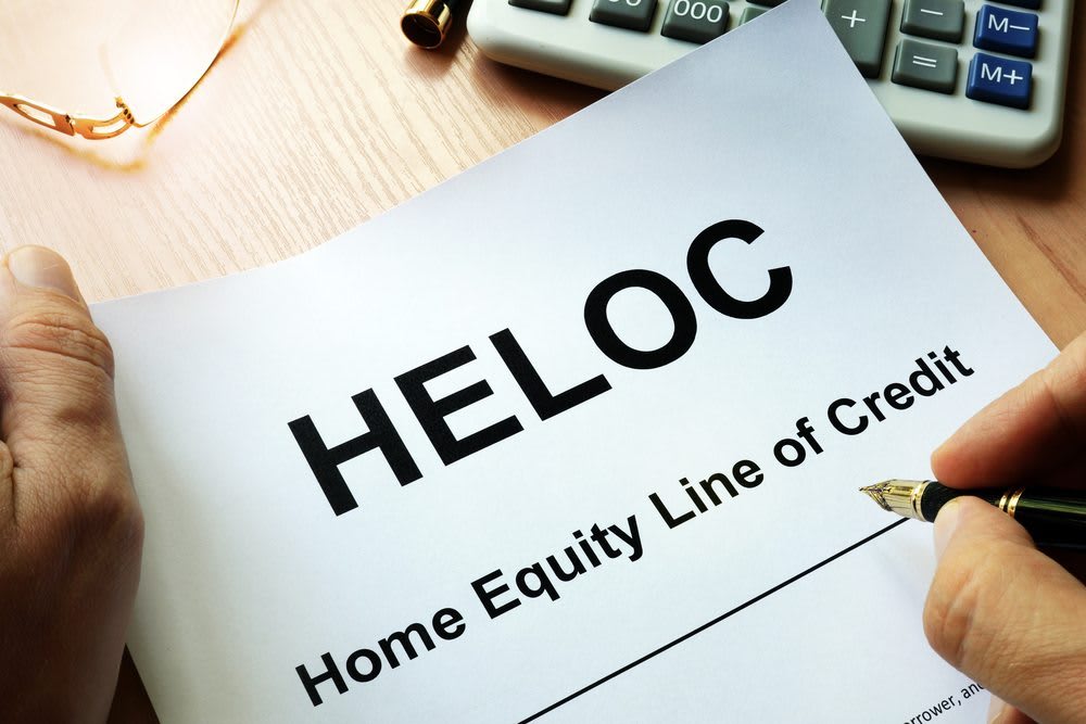 What is a Home Equity Line of Credit (HELOC)? inception-app-prod/YWQ3MmIwNWYtMDIxZS00ZmYxLTgwMzctNDViNjVkZTg5MTNi/content/2019/09/heloc-loans.jpg
