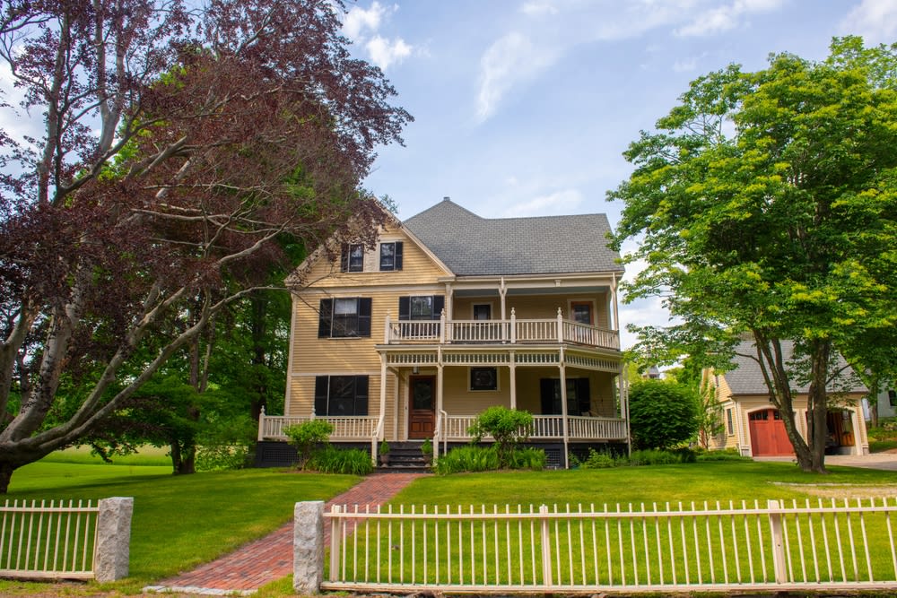 Investing in Historic Northeastern Properties inception-app-prod/YWY2MjlhODgtNmI0Mi00OTMxLWI3N2YtNDRjYmM3MDI2YWQy/content/2024/10/e1d94ef18fe46e9805d24db8a9b376df8ba7f1fa.jpg