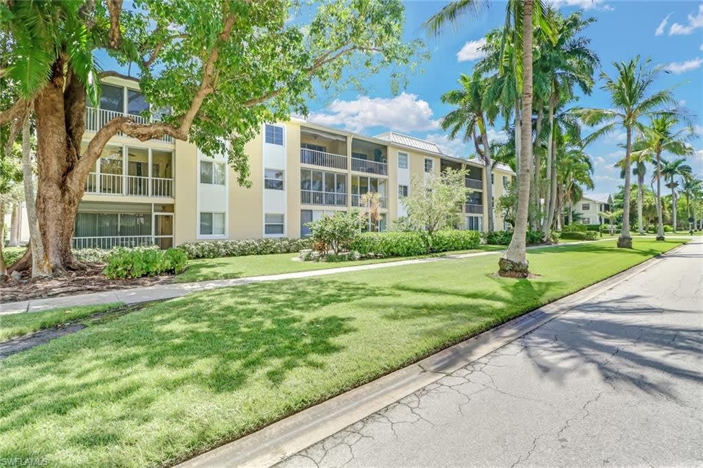 Mindy Just Sold In Olde Naples! inception-app-prod/YjFkM2E4ZjYtMDQ0Mi00YWM1LWJmNzItYzA4MWEyYTc5YzAw/content/2021/01/getmedia.jpg