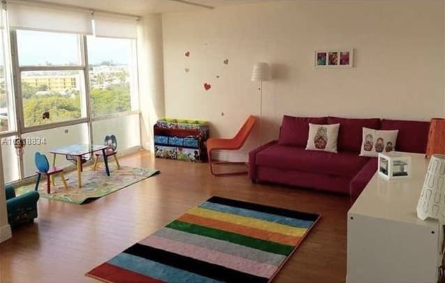 Featured Listings of the Week inception-app-prod/YjI0NmU5YzYtMGNkMC00Njc3LWFkZmQtNTljOWU1ZmZkZjA4/content/2017/09/Screen Shot 2017-09-21 at 11.09.43 AM-2.png