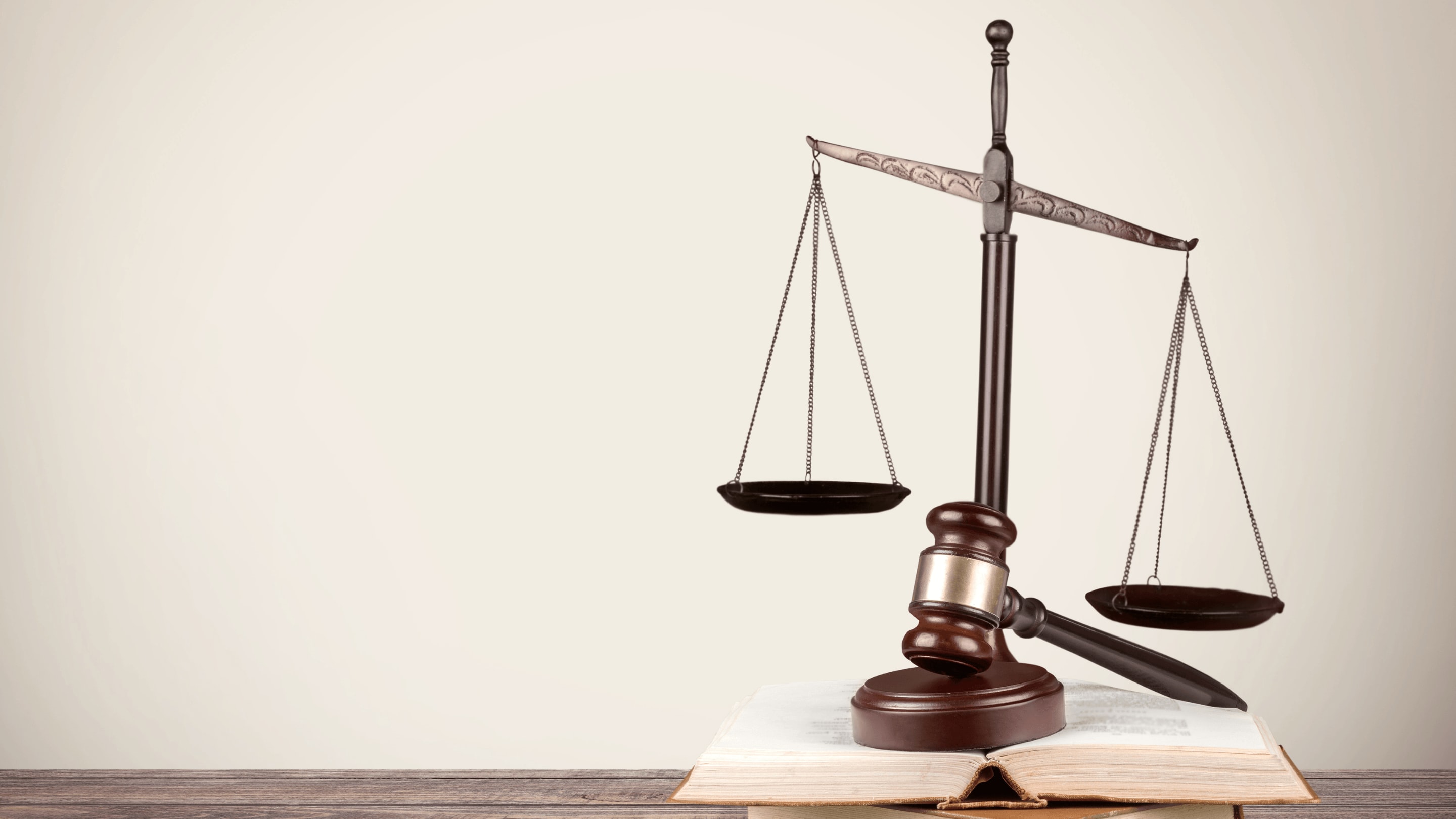 How do I choose a real estate attorney for my closing? inception-app-prod/YjM1YTMwOWMtYzhjYy00OWM4LTk1MzQtNjg0NjM1NzQ1MGY1/content/2020/12/optimizedfc9437fd05fa94030175e0bc14a4a1ff.png