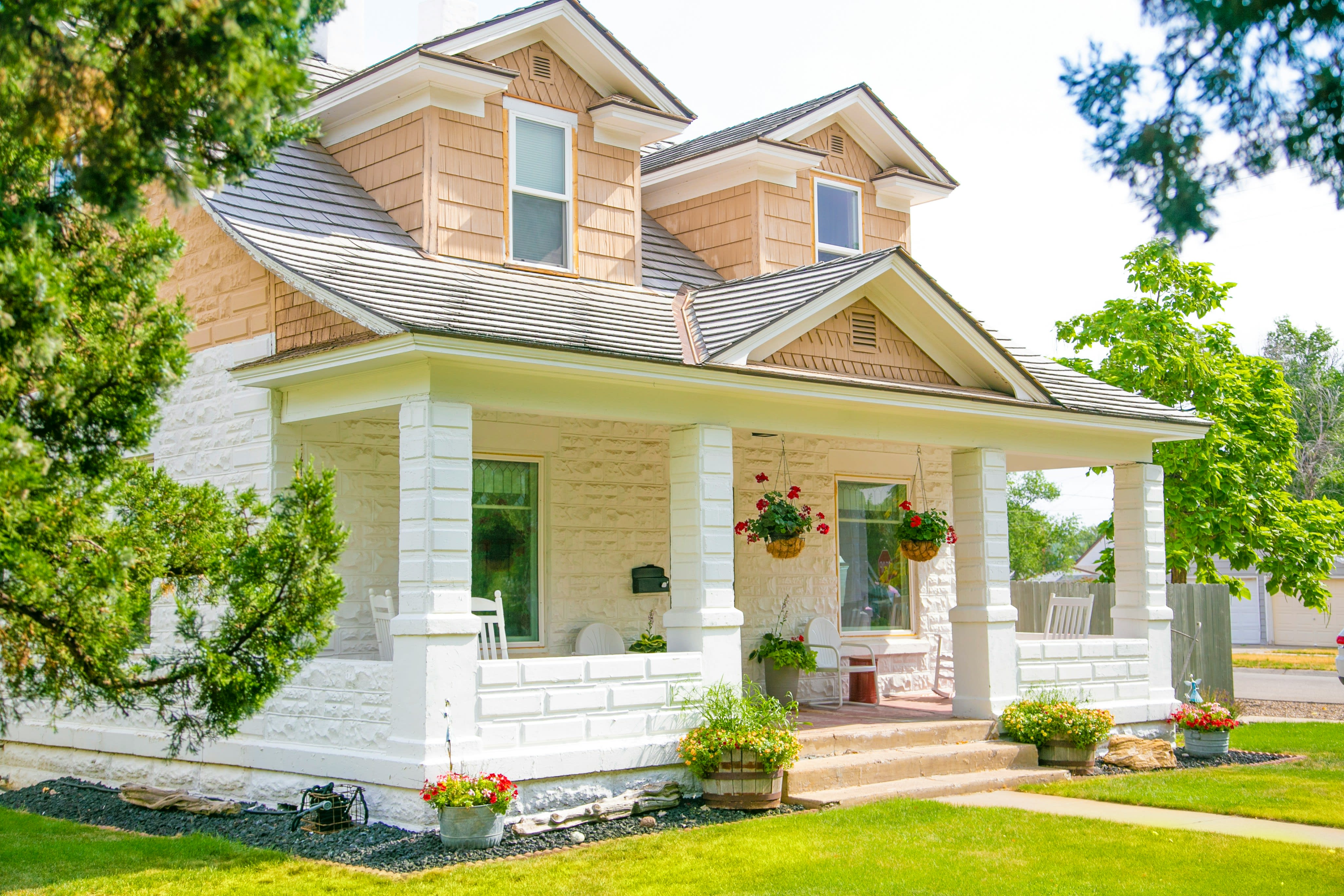 Elizabeth City Houses for Sale: A Local REALTOR®'s Guide to Buying with Confidence inception-app-prod/YjM1YTMwOWMtYzhjYy00OWM4LTk1MzQtNjg0NjM1NzQ1MGY1/content/2026/08/e30dca2600bd6c55bfce12125c9a7f735cb55f48.jpg