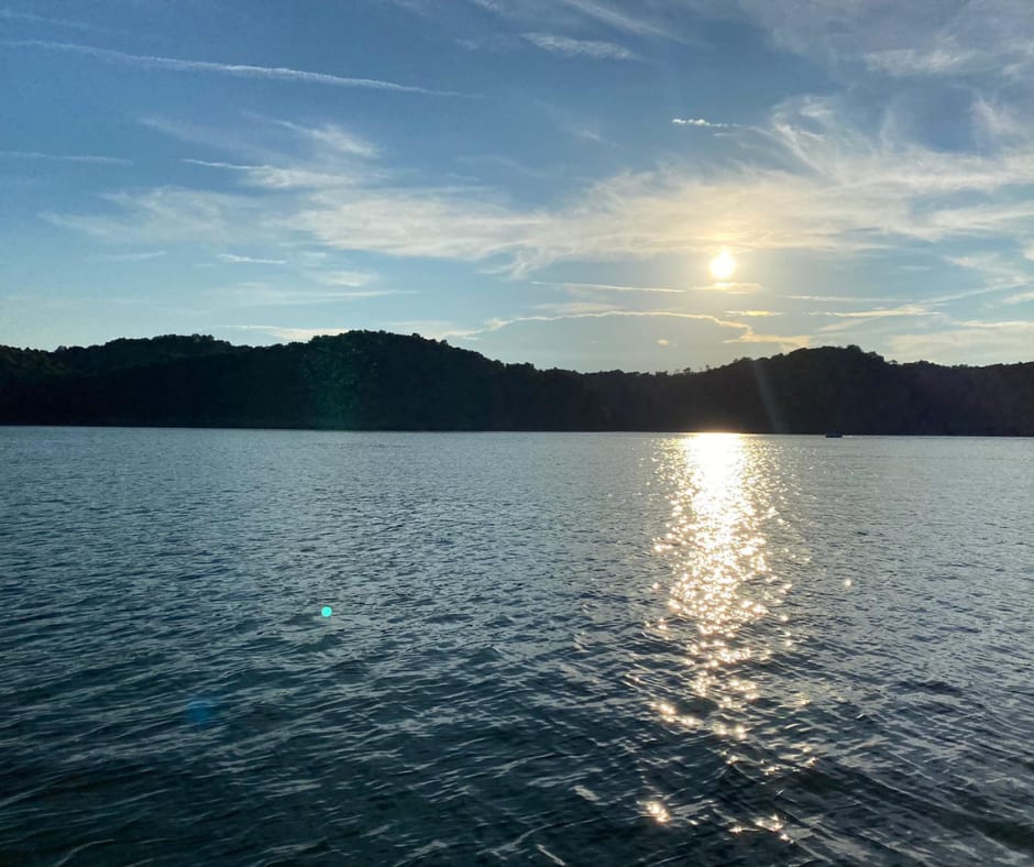 Lake Cumberland Area Homes inception-app-prod/YjUwZWU0ZmMtNTUxOS00ZjAxLWI3MDItYzZmNWMyYjJjMjZk/content/2026/02/5cad67d48ec74635548cd175db75b511a69bb026.png