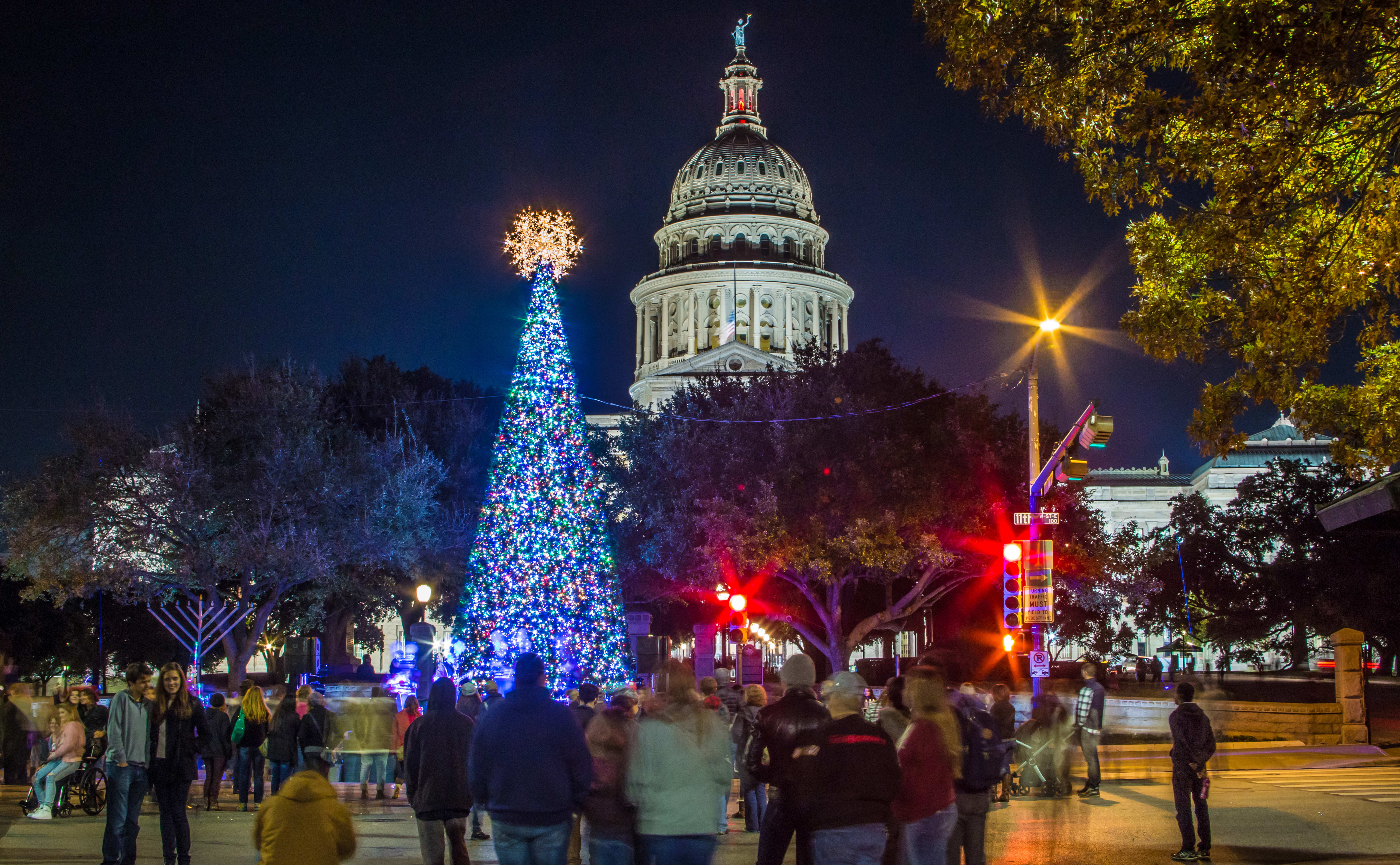 Your Guide to Austin’s Most Magical December Events inception-app-prod/YjdhNTMzZGQtOTM5ZC00MzQ3LWI4MTUtYTRkOGI0ODhkNmY5/content/2025/11/5eafa733cc83d407ea314cd965785d2f270e8053.jpg