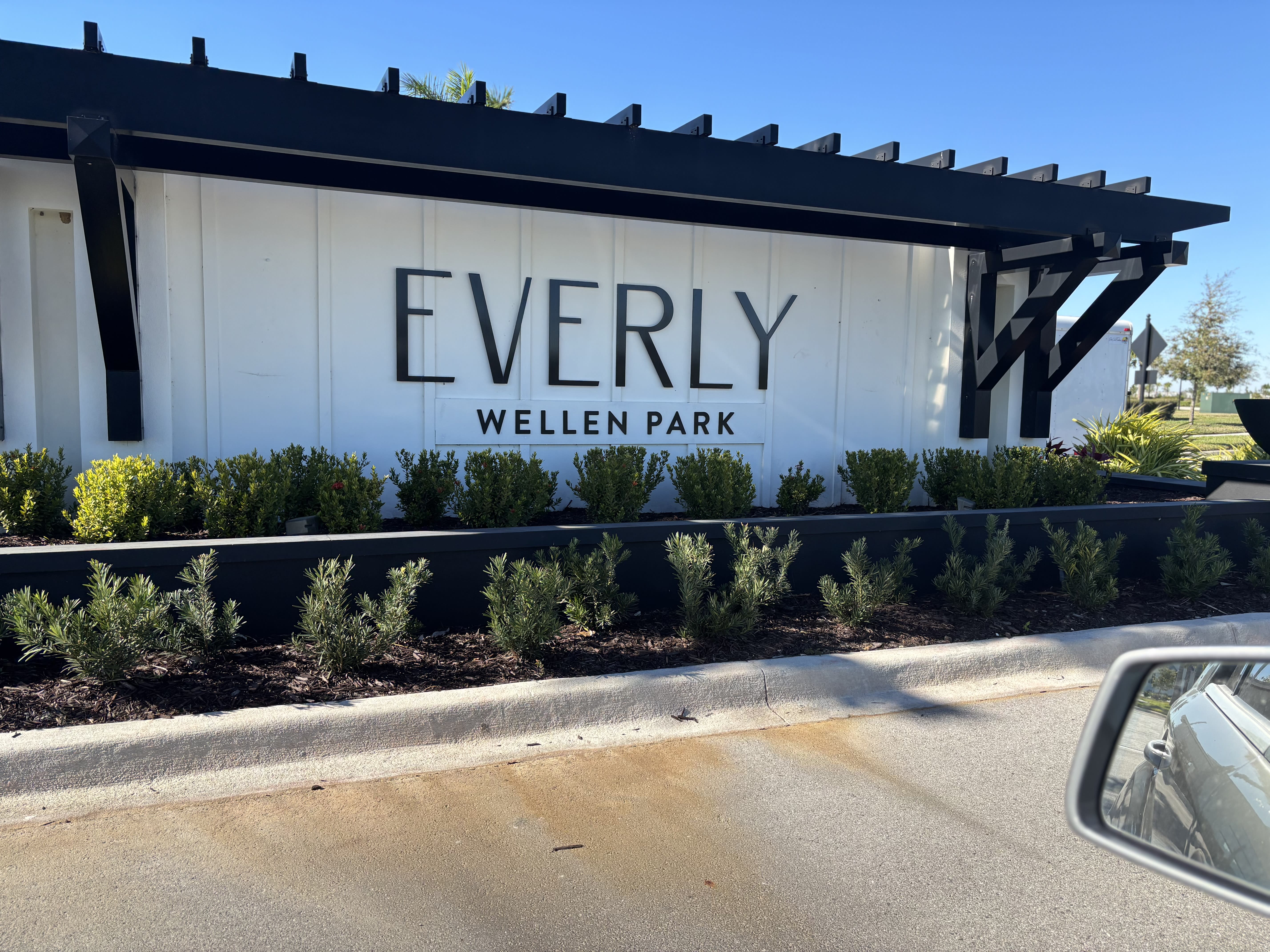 EVERLY │ WELLEN PARK inception-app-prod/YjdkOTE4MTctZjlkZC00M2RmLTg5NDMtNDZjZTZmNDRjYzhi/content/2026/01/14b67fa29224ff0b8610900b09fced0d576d6684.jpeg