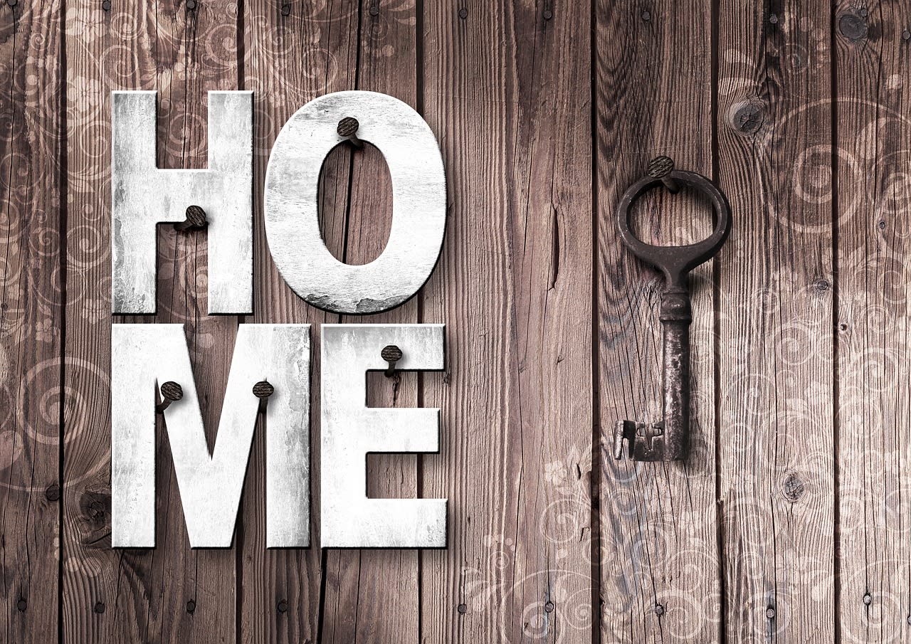 inception-app-prod/YjliYjUyNDAtNGYzOS00YjFhLWEyMTEtNWY3M2E3MTUwZTEx/content/2017/12/home wooden FREE.jpg