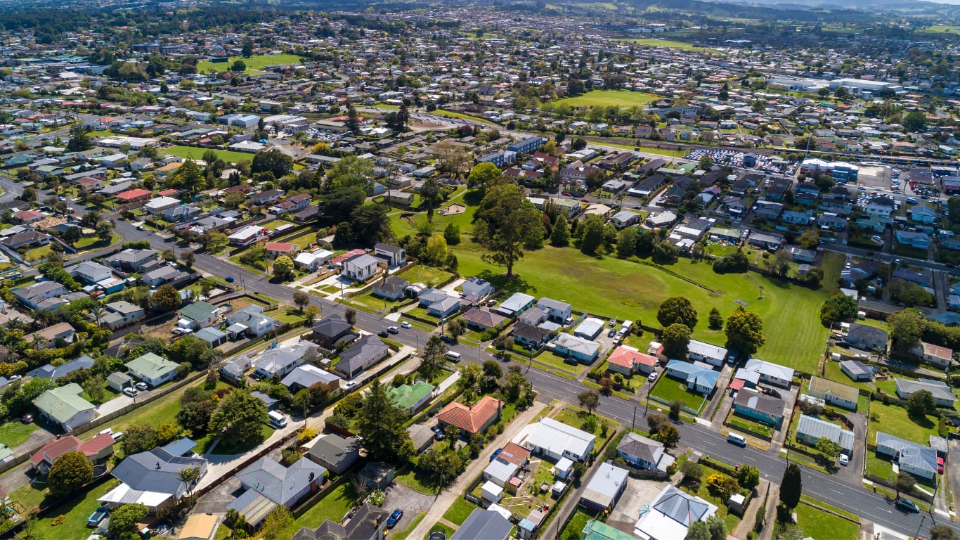 Why Encino is a Great Place to Raise a Family inception-app-prod/YjlkNjlmNmMtOWVmMi00MTQyLTk0NTUtNWQ2M2E4YzcwNGM1/content/2023/09/7e013a757dd0ac82291ac3df73cb9f59623f476e.png