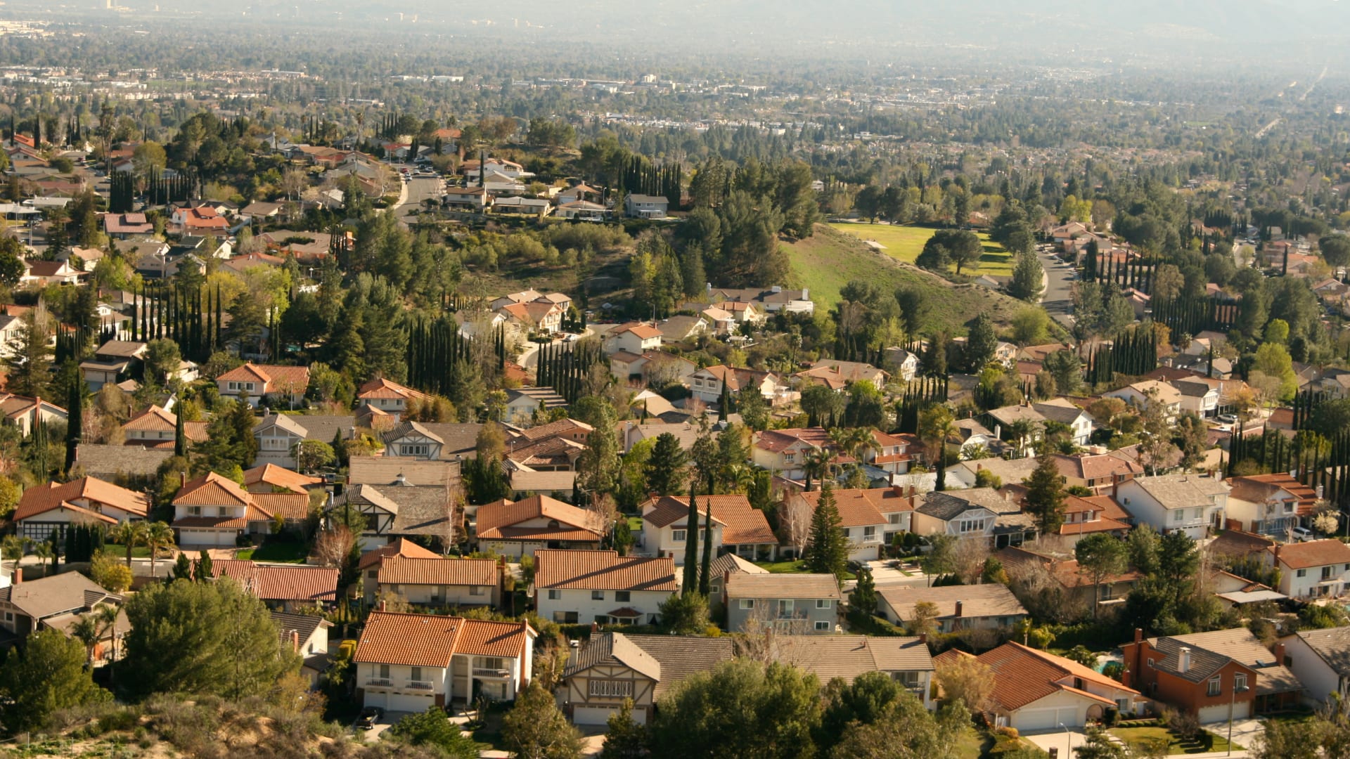 San Fernando Valley's Micro-Markets: Discover Your Next Investment Gem inception-app-prod/YjlkNjlmNmMtOWVmMi00MTQyLTk0NTUtNWQ2M2E4YzcwNGM1/content/2025/02/3a5e77a1b2bc325136bb7e14c4302dfc7beb224d.png