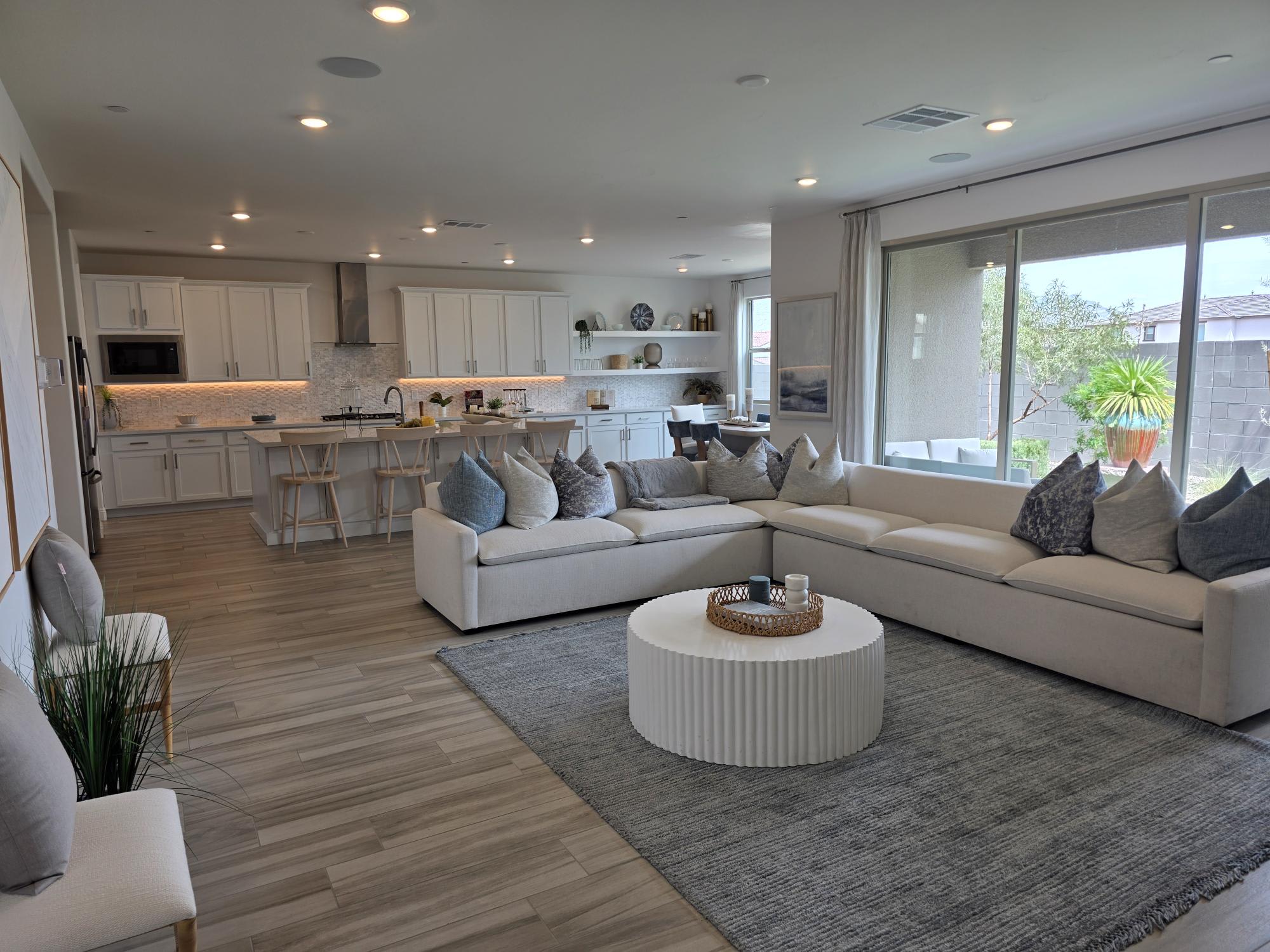 Latest New Home Builder Incentives in the Las Vegas Area (2026 Guide) inception-app-prod/YmE5YWFmYTAtZTYzZS00Njk1LTk5ZDUtZTE5ZWUxZGRhYmZj/content/2026/04/195e097d57231469eb45799eb6dbab82595a7283.jpg